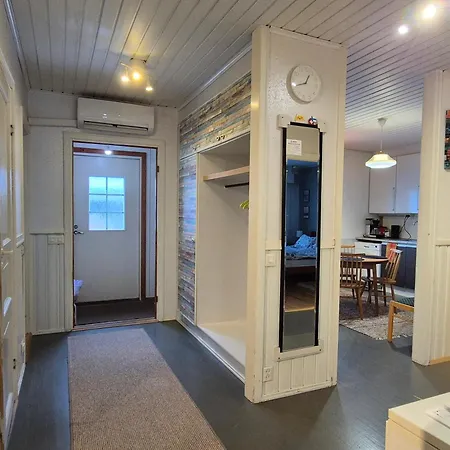 アパート Paeaetyhuoneisto: Nariseva Puulattia! *