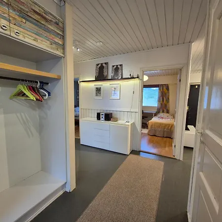 Paeaetyhuoneisto: Nariseva Puulattia! 公寓 波里