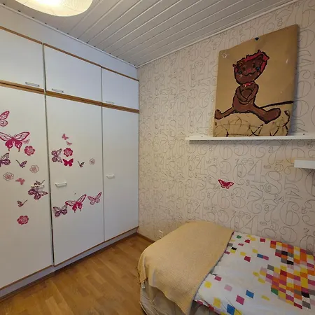 アパート Paeaetyhuoneisto: Nariseva Puulattia! *