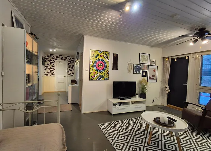 Apartament Paeaetyhuoneisto: Nariseva Puulattia!