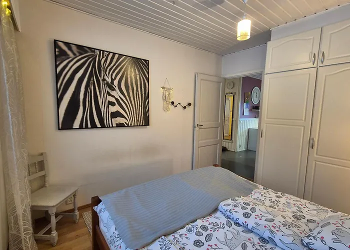 Paeaetyhuoneisto: Nariseva Puulattia! 公寓 波里