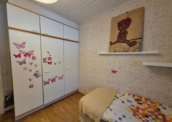 公寓 Paeaetyhuoneisto: Nariseva Puulattia! *